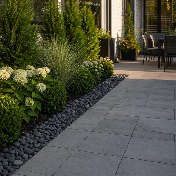 Backyard Patio Border Ideas with modern edge